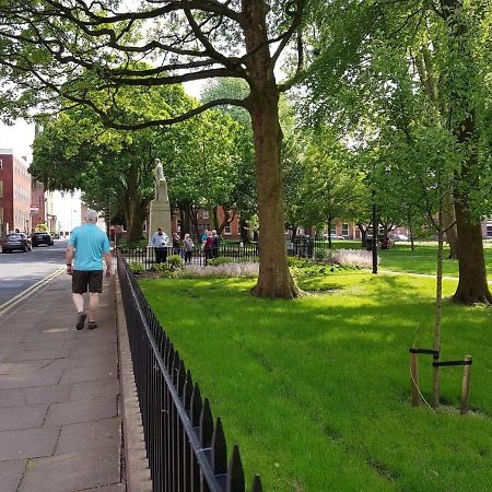 A Lovely 2 Bedroom Apartment In The Heart Of Preston Preston  Eksteriør bilde